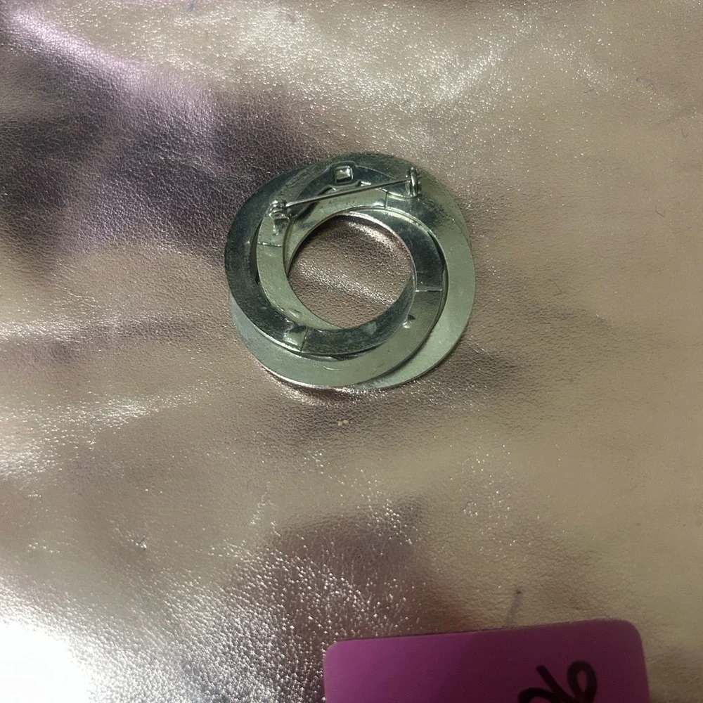 N/A stylish silver
